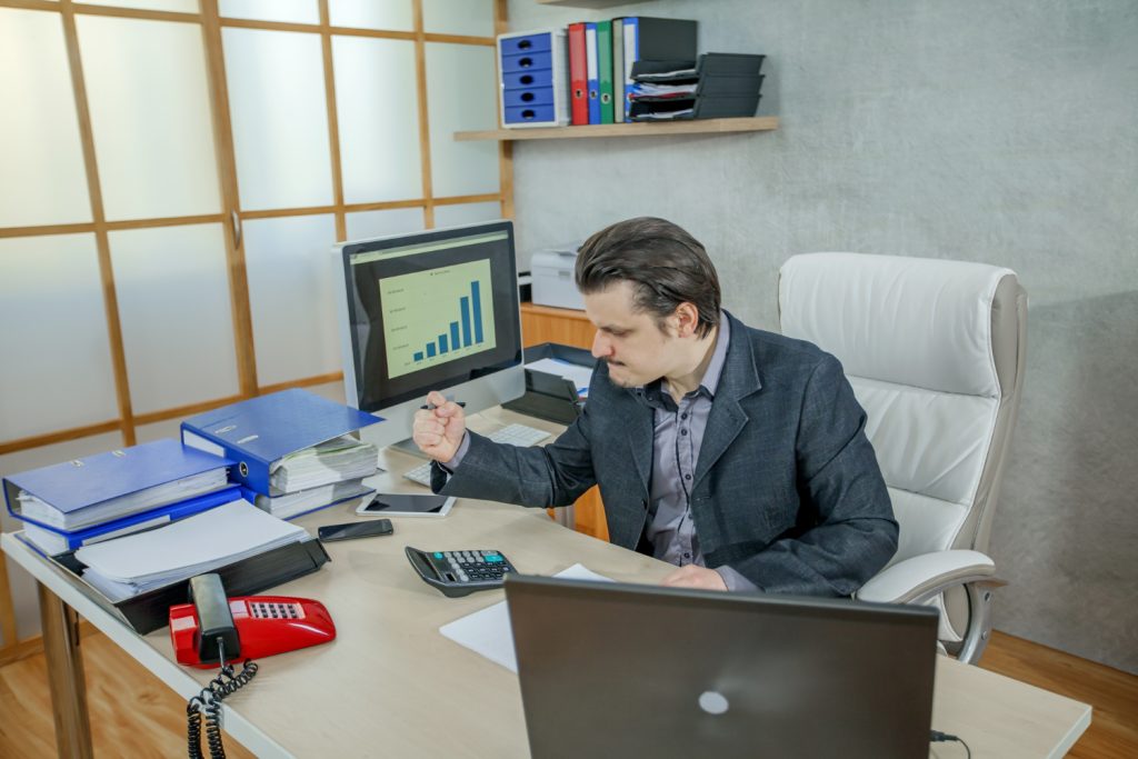 Analysing the impact of treasury management practices on firm liquidity and profitability